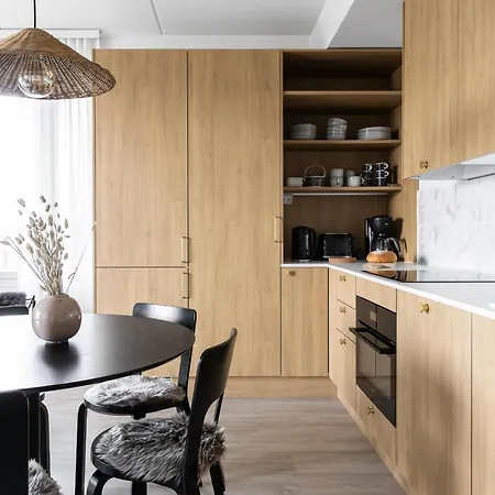 Satamanhelmen Naekoealahuoneisto * Oulu