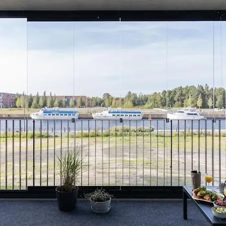 Satamanhelmen Naekoealahuoneisto * Oulu