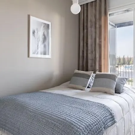 Satamanhelmen Naekoealahuoneisto Appartamento Oulu