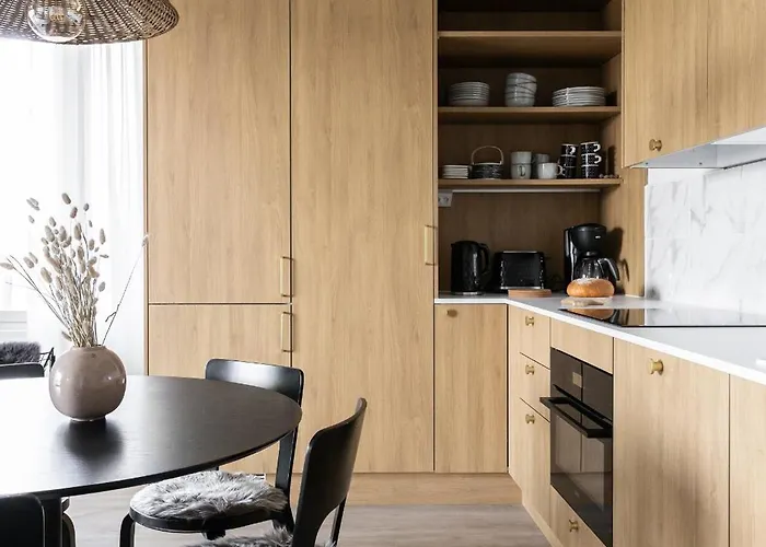 Satamanhelmen Naekoealahuoneisto * Oulu