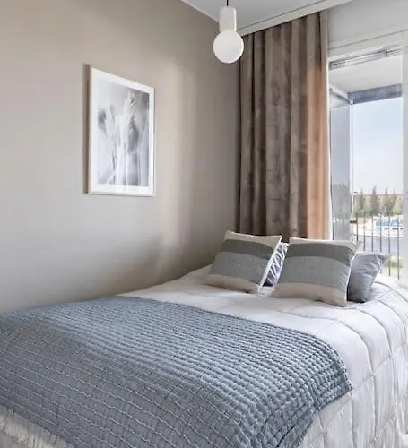 Satamanhelmen Naekoealahuoneisto Appartement Oulu