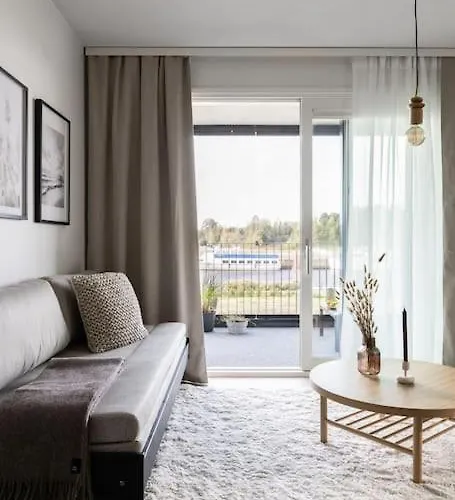 Satamanhelmen Naekoealahuoneisto Oulu